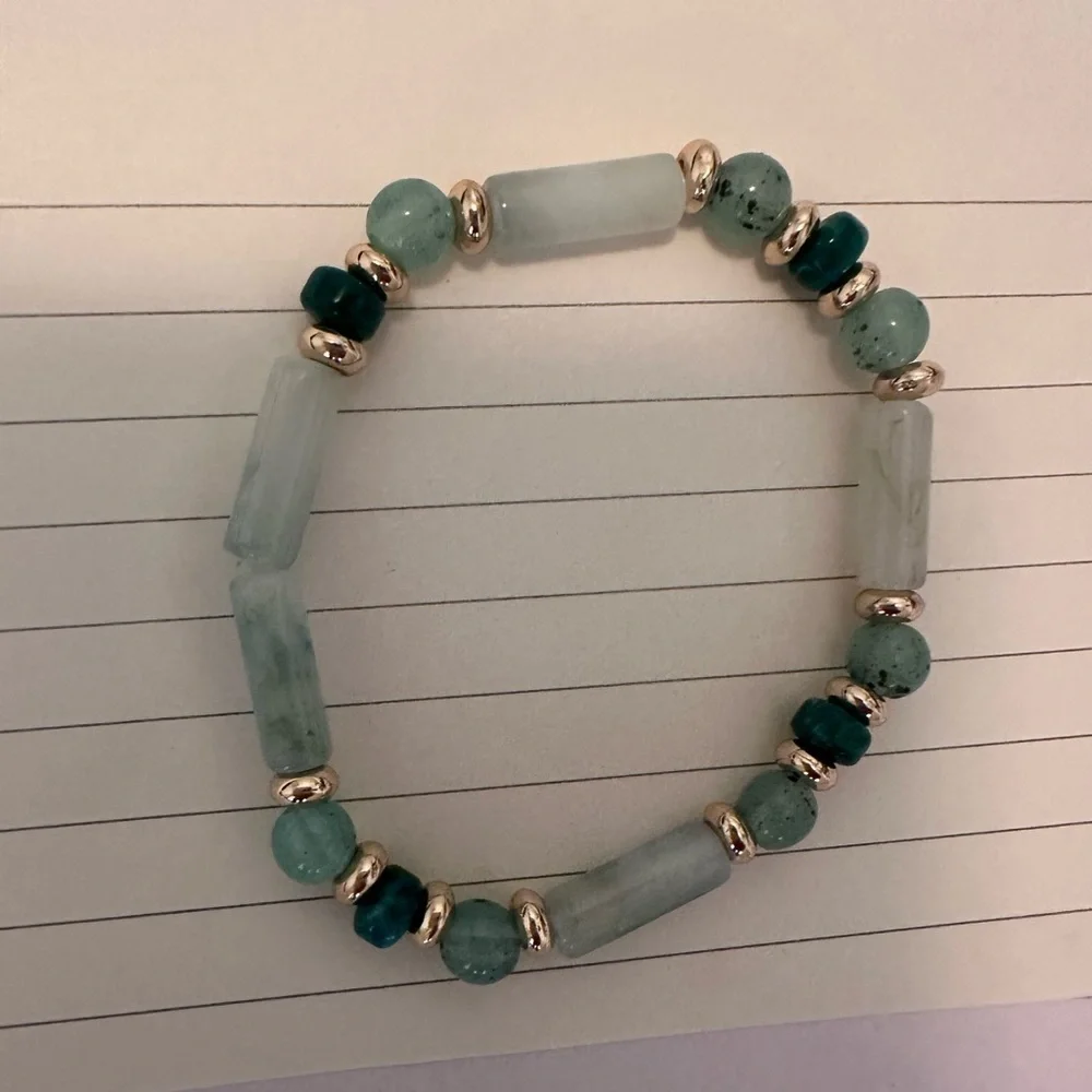 Francesca Collections Children’s Mint Green beaded bracelet, small